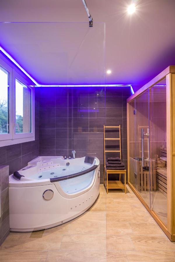 Escapade En Bord De Mer Avec Sauna Et Spa Prives บินิค ภายนอก รูปภาพ