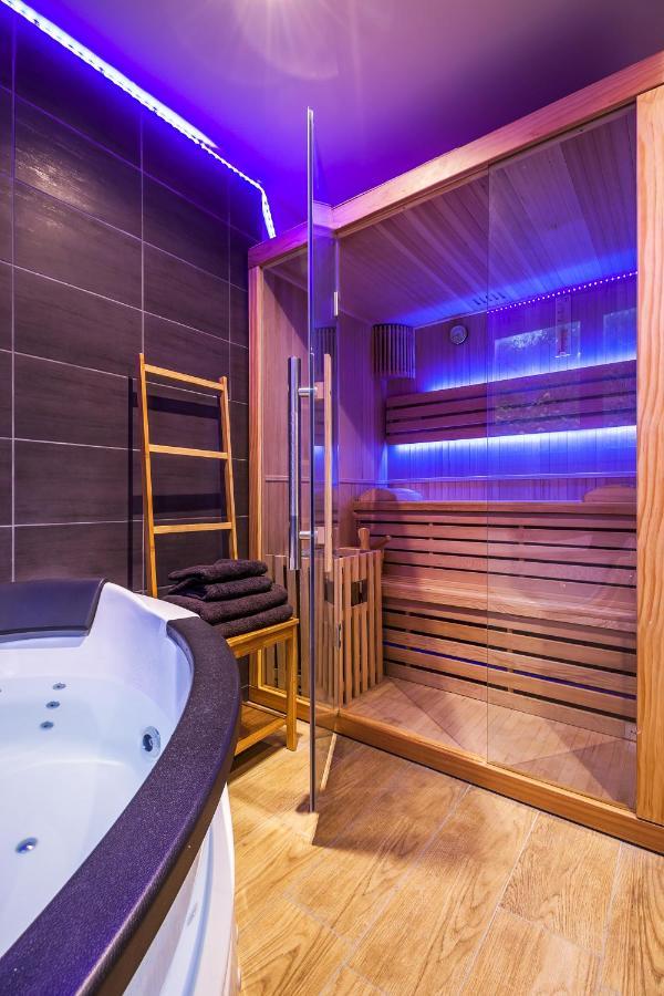 Escapade En Bord De Mer Avec Sauna Et Spa Prives บินิค ภายนอก รูปภาพ