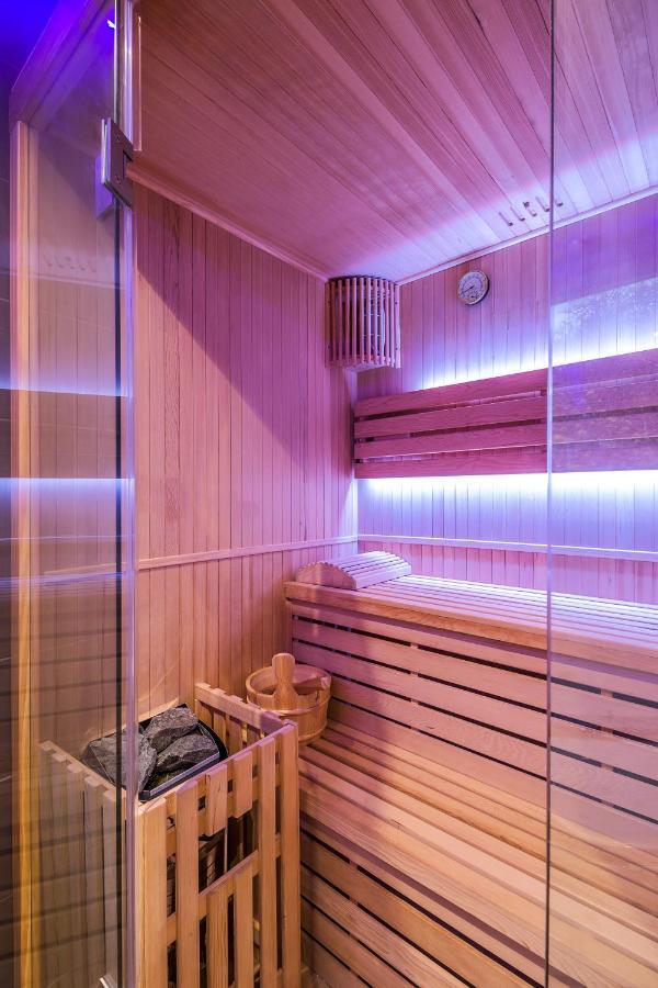 Escapade En Bord De Mer Avec Sauna Et Spa Prives บินิค ภายนอก รูปภาพ